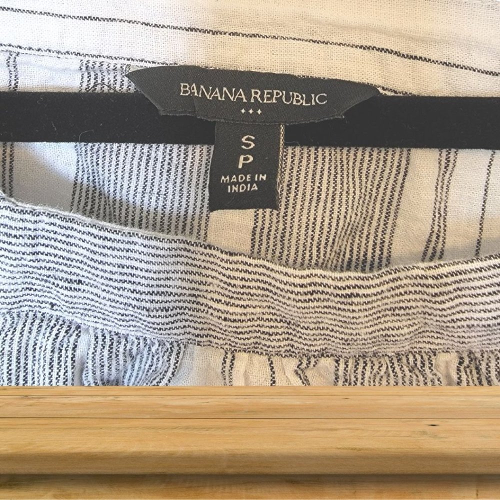 Banana Republic Factory Stripe Textured Peasant Top, Linen/Cotton, White, SP - Picture 3 of 8